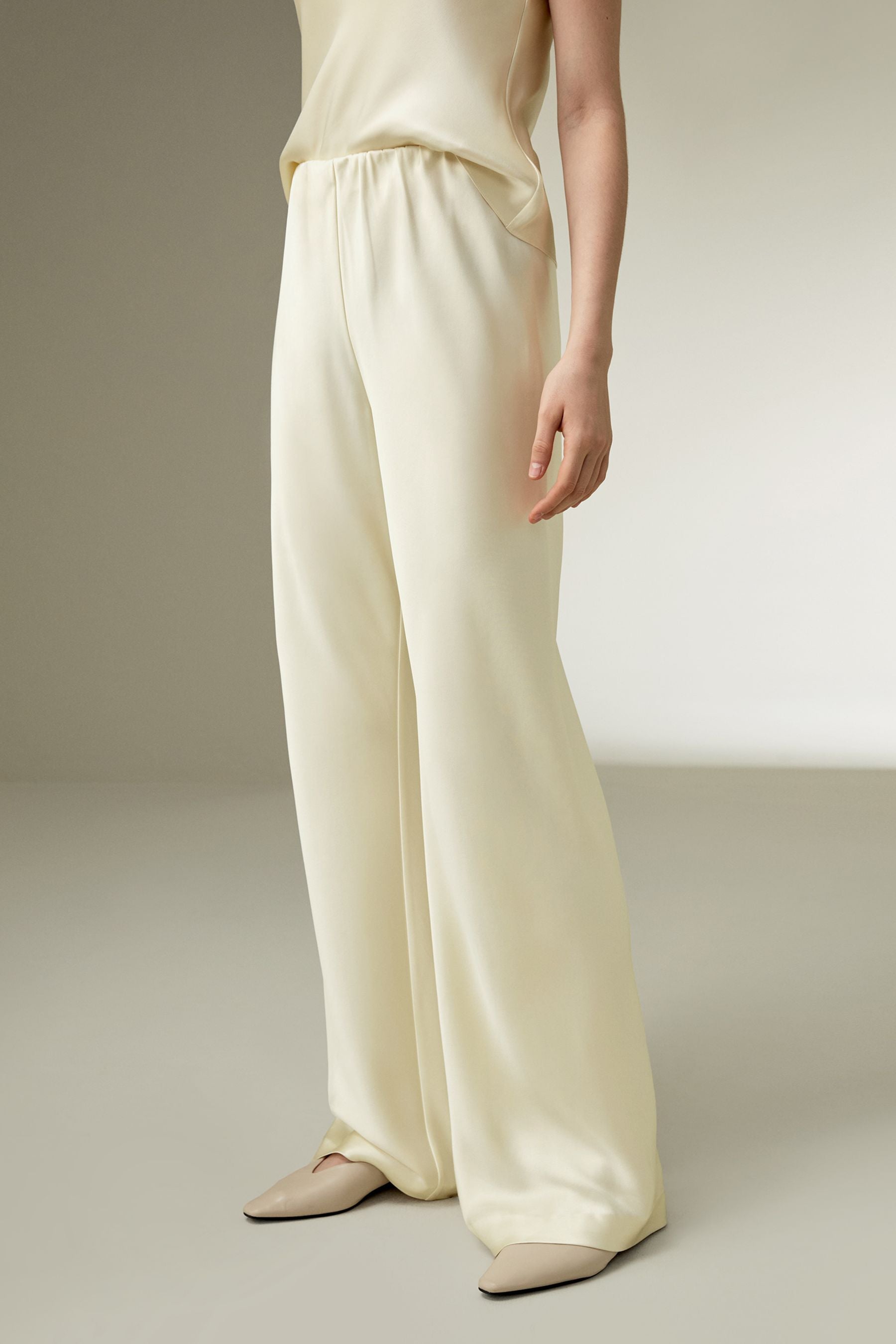 {{product_title}} {{variant_option_color}}