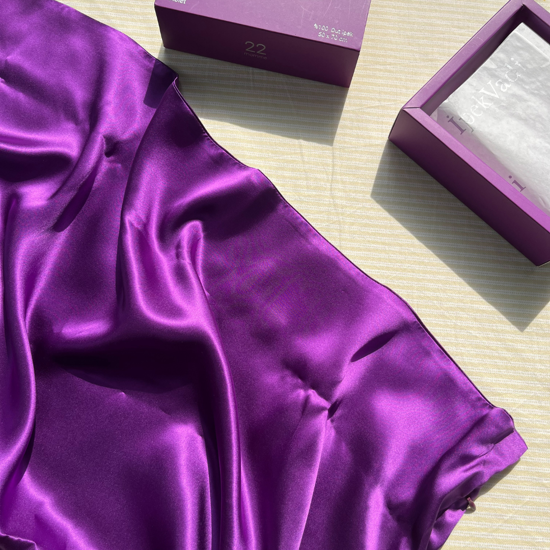 {{product_title}} {{variant_option_color}}