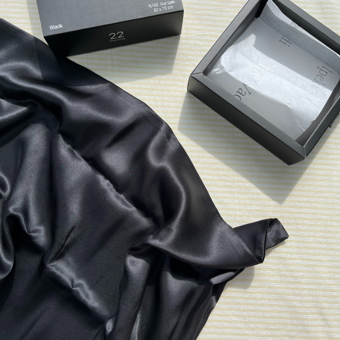 {{product_title}} {{variant_option_color}}